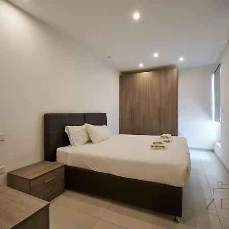 Beautiful View, 3 Bedroom Spacious *