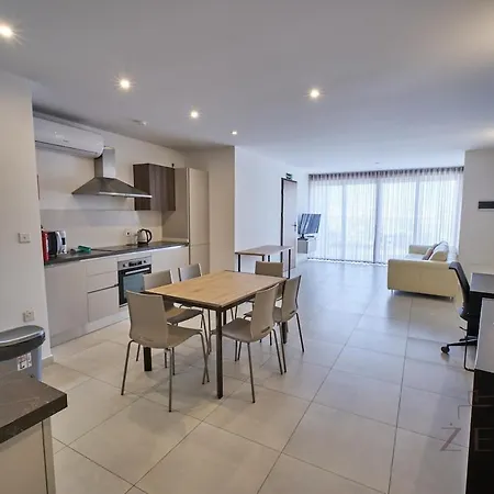 Beautiful View, 3 Bedroom Spacious * Pietà
